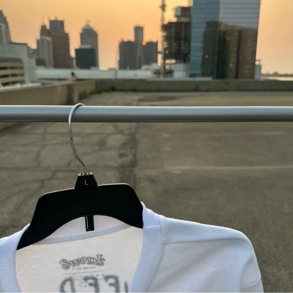 SWANK White Graphic Sweatshirt Size L (Has some stains as pictured) SAME DAY💨🛫📦 - Picture 6 of 11